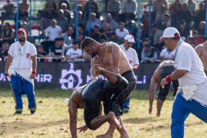 Manavgat’ta güreş şöleni devam ediyor